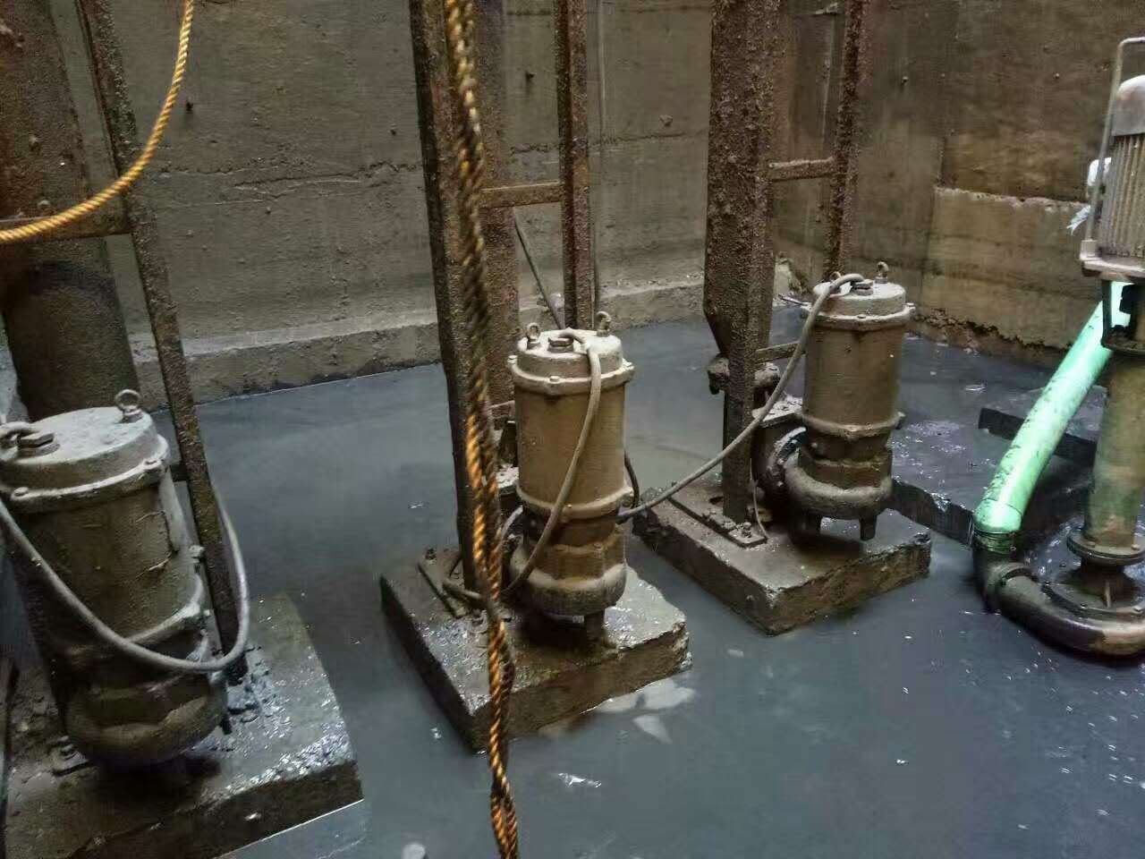 乐亭污水池清理