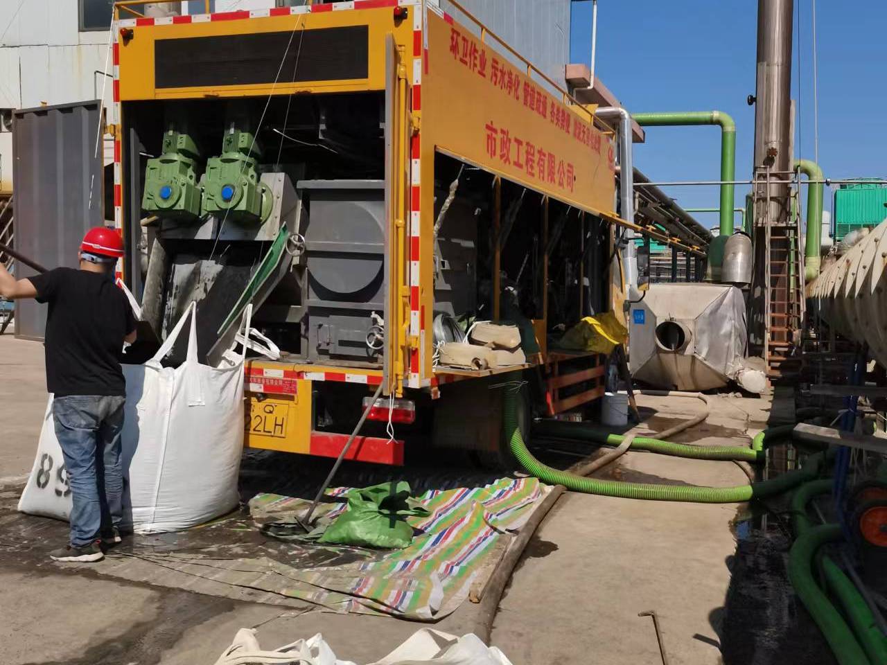 乐亭淤泥压干处理